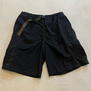COLUMBIA Men’s Lined Cargo Shorts, Belted, Size Medium.